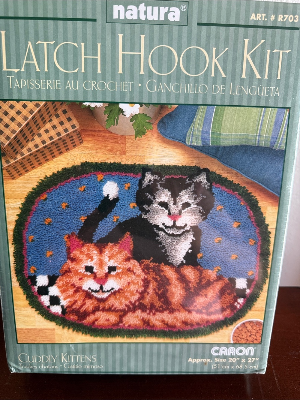 Caron Cuddly Kittens Latch Hook Rug Kit 20” X 27”Oval Blue , Orange, Black,White